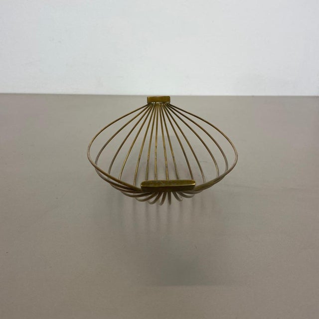 Large Minimalist Brass Fruit Bowl Shell from Carl Auböck, Austria, 1950s For Sale - Image 6 of 18