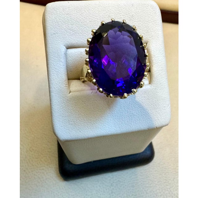 11 Carat Amethyst Cocktail Ring in 14 Karat Yellow Gold 7.2 GmSize 5.25 For Sale - Image 11 of 18