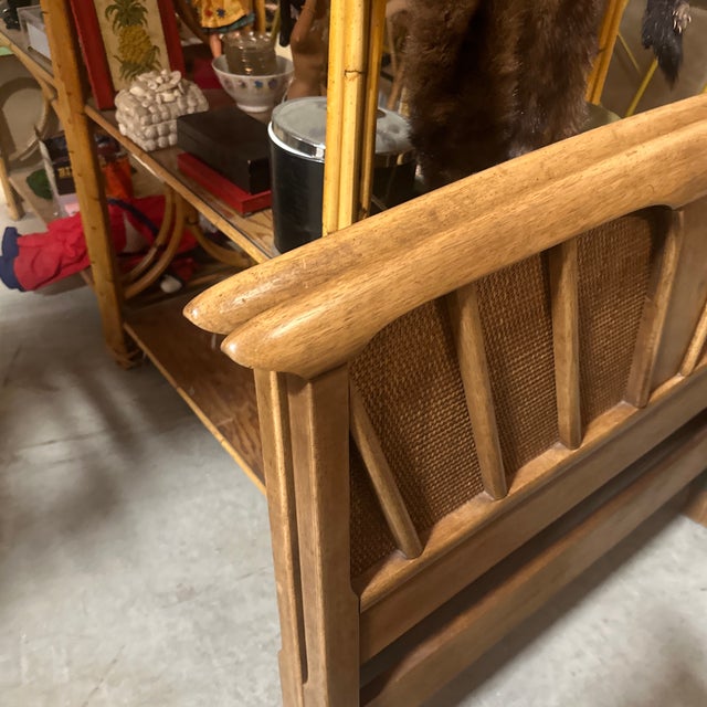 Up for consideration is a beautiful Thomasville Tamerlane pair of beds. These would look lovely in your home and it is a...