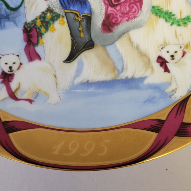 Bing & Grondahl Christmas 1995 Bing & Grøndahl “Santa in Greenland” Plate — Hans Henrik Hansen For Sale - Image 4 of 5