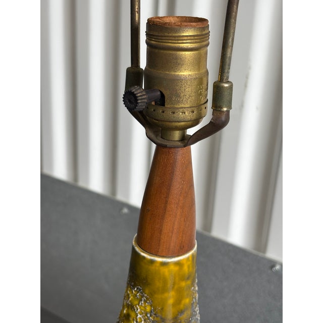 Yellow Mid Century 1960s Lava Glaze Yellow Table Lamps- A Pair For Sale - Image 8 of 10