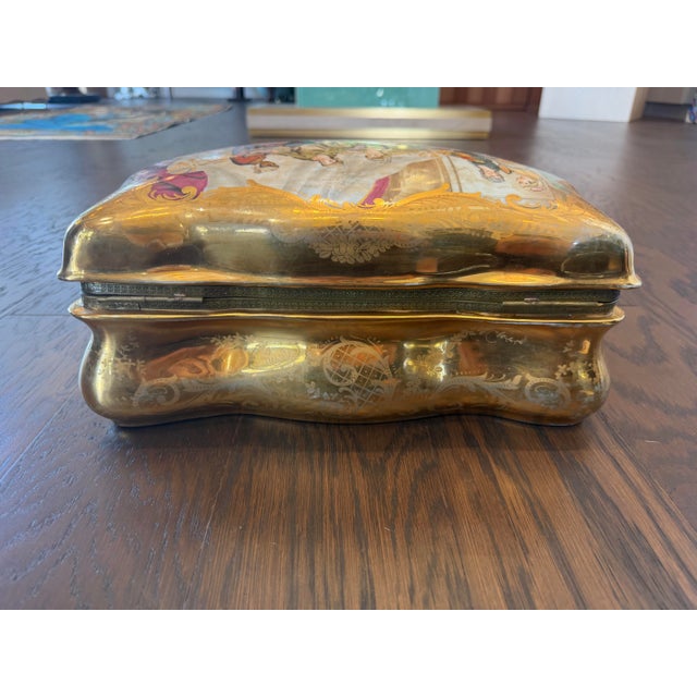 French Late 19th Century Large Royal Vienna Porcelain Box. For Sale - Image 3 of 6
