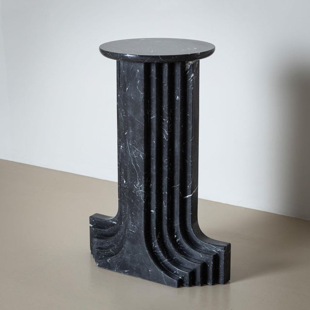 Carlo Scarpa Black Marble Column attributed to Carlo Scarpa, Italy 1970 For Sale - Image 4 of 6