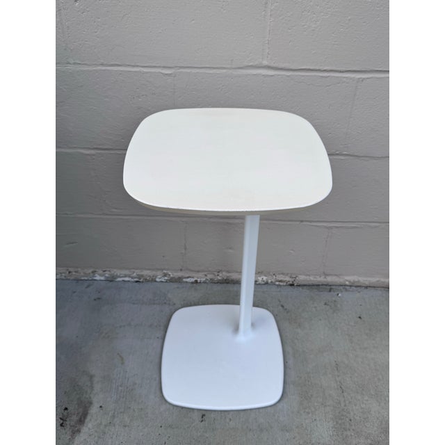 Modern Allermuir "Host" Hlt1 Side Table by Simon Pengelly, White Aluminum For Sale - Image 3 of 11