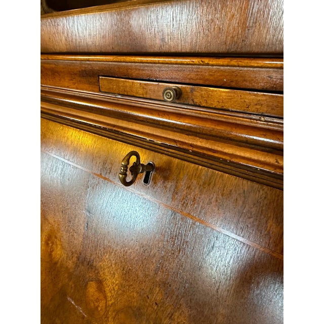 1980s 1980s Drexel Heritage “Et Cetera Collection” Inlaid Walnut Secretary Desk Bookcase With Bubble Glass For Sale - Image 5 of 9