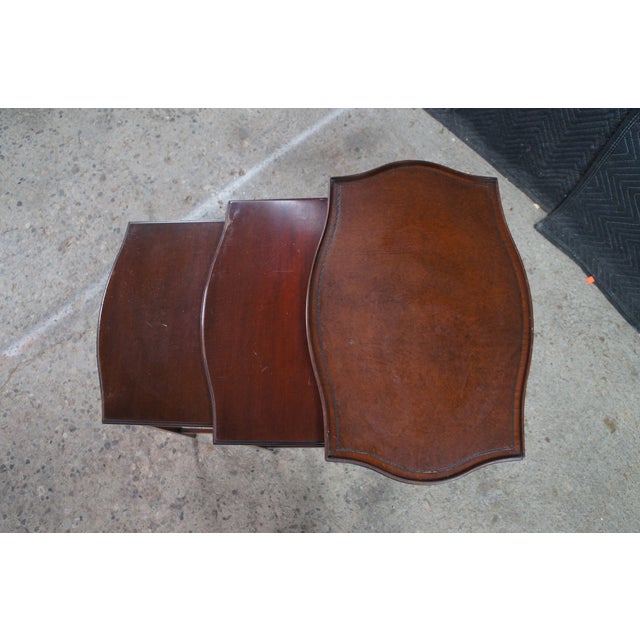 Imperial Furniture, Grand Rapids Mid Century Imperial Sheraton Style Mahogany Leather Top Nesting Tables Trio For Sale - Image 4 of 18