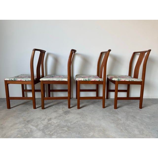 Brown Set of Six – Mid-Century Danish Modern Teak Dining Chairs, Attributed to Linde Nilsson for Lammhults, Sweden For Sale - Image 8 of 12
