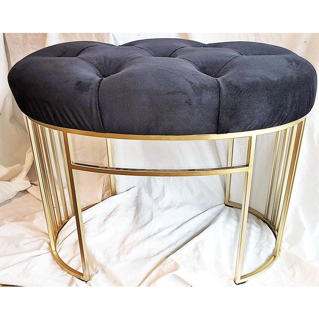 Gold and black classic hues with this tufted vanity stool. Nice condition. Miss Muffet would approve!