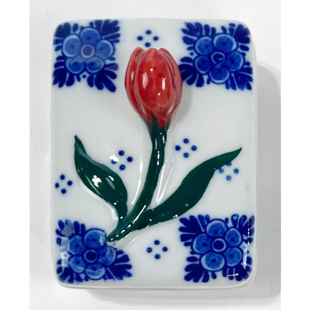 Vintage Porcelain Delft Hand-Painted Trinket Box For Sale In Kansas City - Image 6 of 8