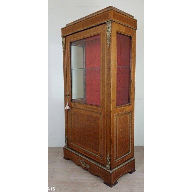 Louis XVI Style Display Case in Marquetry, Late 20th Century For Sale - Image 3 of 11