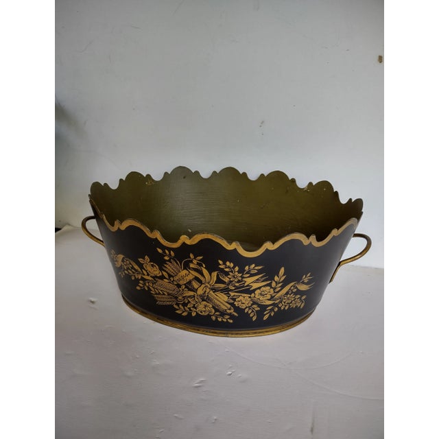 French Black and Gold Hand Painted Oval Monteith Form Tole Cachepot For Sale In Philadelphia - Image 6 of 6