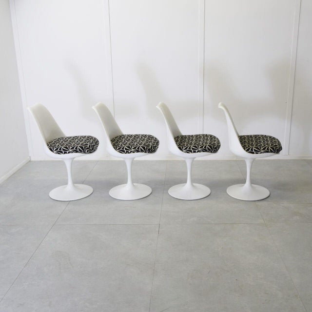 Mid-Century Modern Tulip Chairs by Eero Saarinen for Knoll, 1970s, Set of 4 For Sale - Image 3 of 10