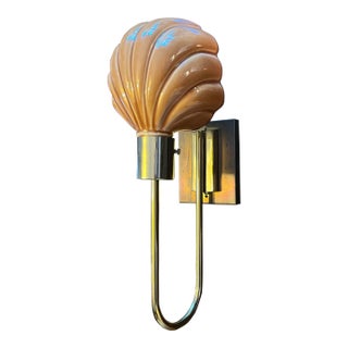 1980s Hollywood Regency Coastal Shell Sconce in Glazed Ceramic and Brass For Sale