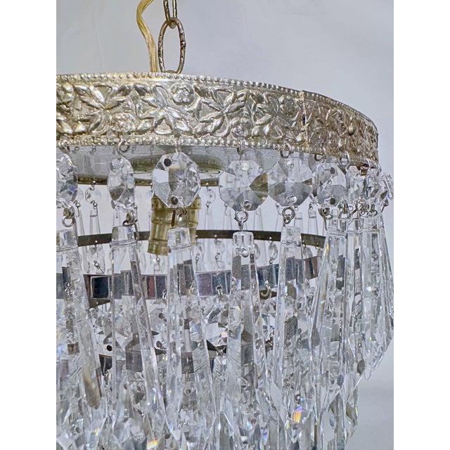 1960s Vintage Hollywood Regency loral Embossed Brass Tiered Waterfall "Wedding Cake" Crystal Chandelier For Sale - Image 5 of 8