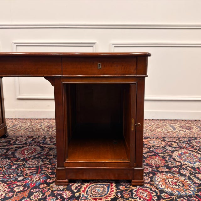 Classic Italian Desk in Wood and Leather For Sale - Image 15 of 18