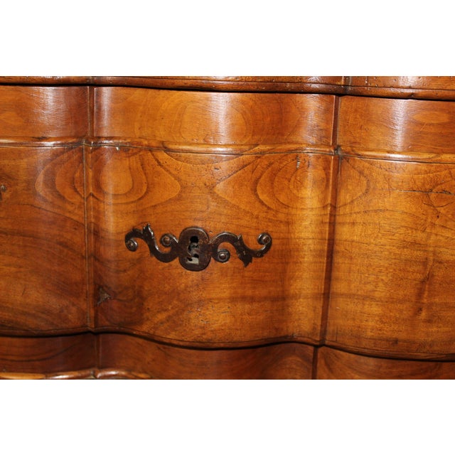 Antique Walnut Crossbow-Shaped Commode, 1750 For Sale - Image 13 of 17