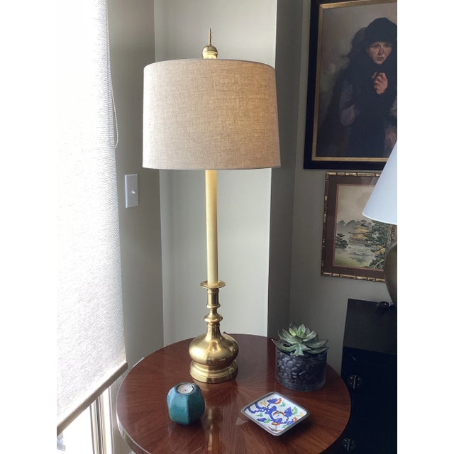 This lamp stands proudly at 39.5 inches. It’s a vintage type lamp with an attractive linen, drum shade, and a cord switch....