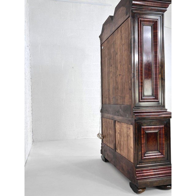 19th Century Kussenkast Display Bookcase in Wood Marquetry, Glass and Velvet For Sale - Image 10 of 12