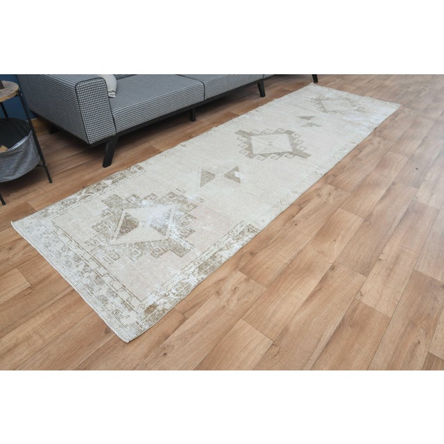 1970s Vintage Handmade Wool Cotton Turkish Beige Area Rug For Sale - Image 9 of 11