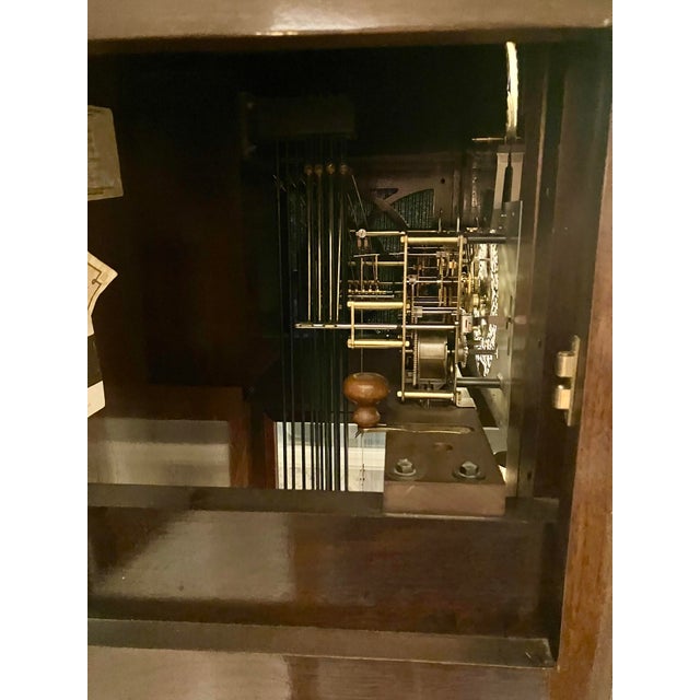 1980s Howard Miller Signature Clock Model 610-388/Serial # 567424/ Windsor Cherry Finish For Sale - Image 5 of 12