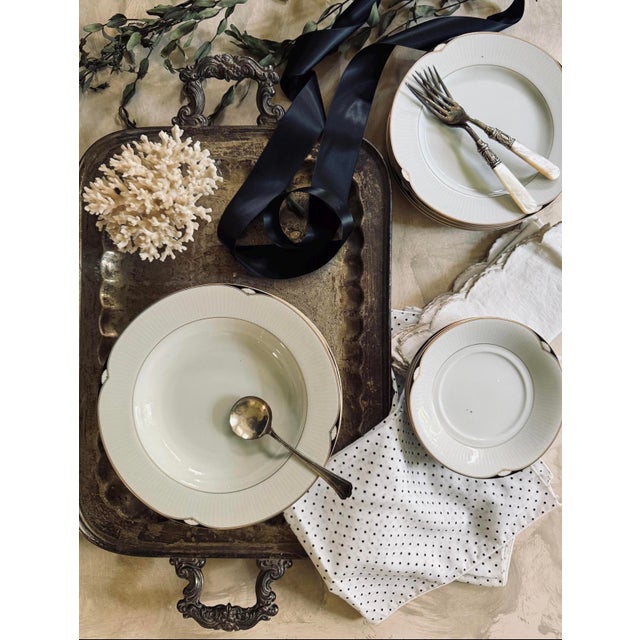 Off-white 1960s Set Up of Four (4) Vintage Designer Oscar De La Renta 8.5” Bowls in Aegean Pattern | Black and Gold | Beachy | Seashell For Sale - Image 8 of 10