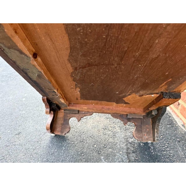 Antique Chippendale Style Hand Cut Dovetailed Top 4 Drawer Bachelor Chest. For Sale - Image 12 of 18