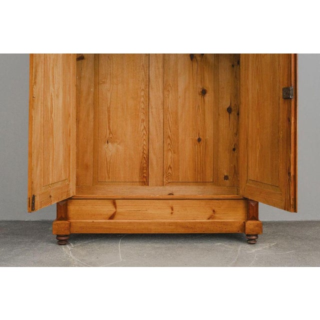 19th Century Gründerzeit Wardrobe in Pine For Sale - Image 10 of 18