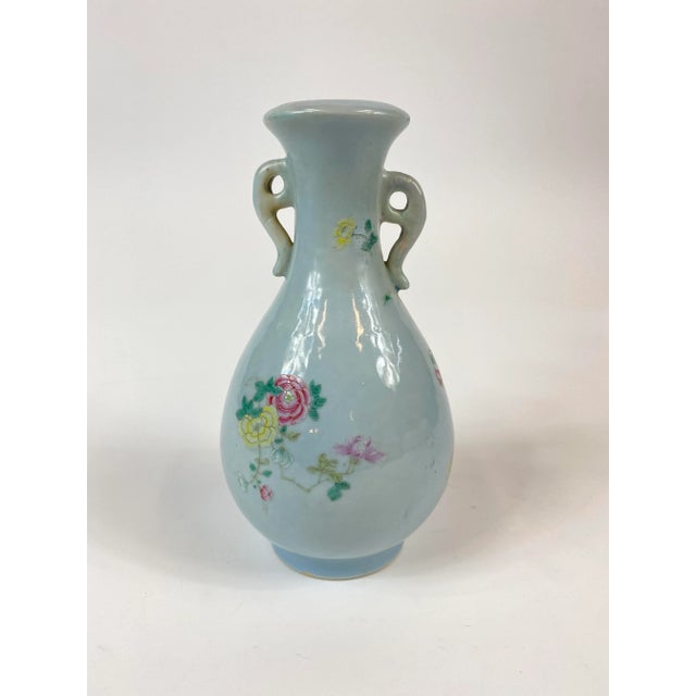 Painted porcelain vase from the 18th century. Minor repair