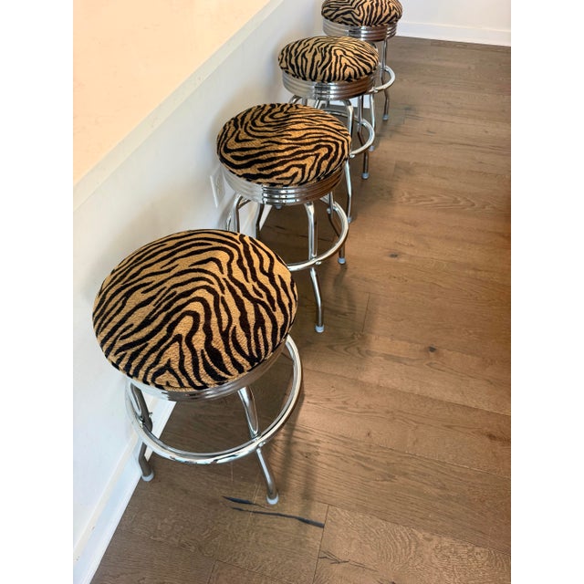 Mid-Century Modern Vintage Chrome Swivel Counter Stools in Tiger-Print Chenille, Set of 4 For Sale - Image 3 of 10
