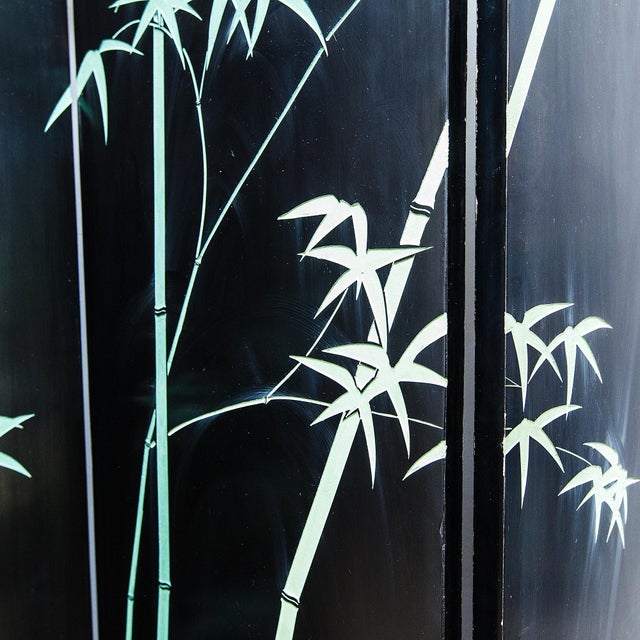 1960s Hollywood Regency Chinoiserie Black Lacquer & Gilt Four-Panel Room Divider For Sale - Image 11 of 15