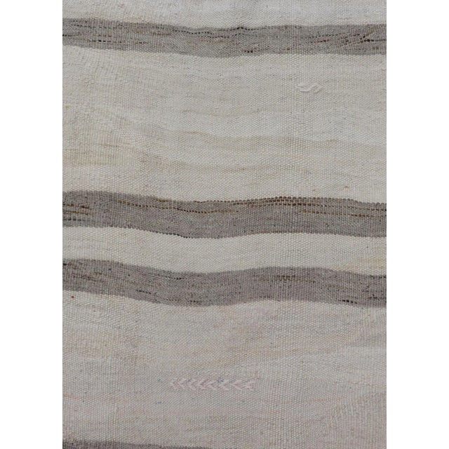 Mid 20th Century Vintage Turkish Kilim Runner With Horizontal Stripes in Gray Charcoal & Cream For Sale - Image 4 of 11