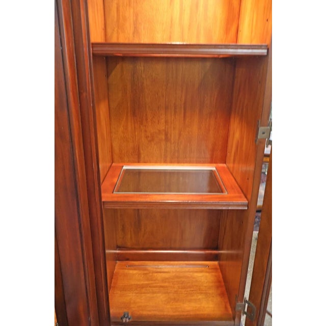 1990s Ethan Allen Newport Collection Mahogany Bookcase China Cabinet Breakfront For Sale - Image 11 of 18