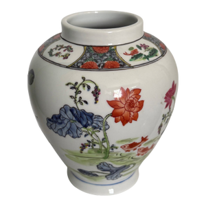 Vintage Hand Painted Floral Japanese Kakiemon-Style Porcelain Vase