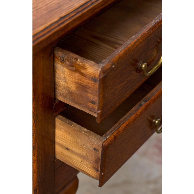 Early 19th Century Georgian Oak Lowboy With Original Swan Pulls For Sale In Charleston - Image 6 of 13