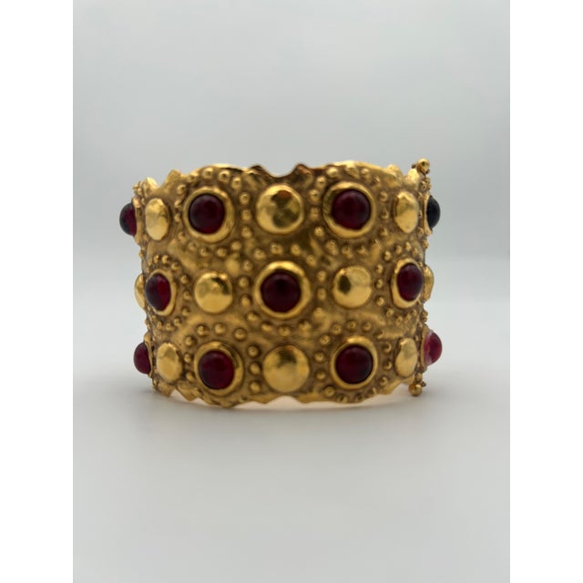 Chanel Chanel Red Gripoix Cuff Bracelet For Sale - Image 4 of 9