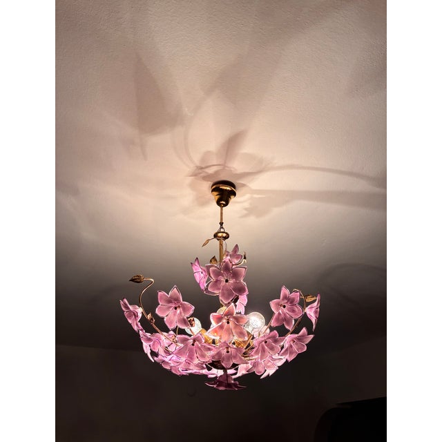 1980s Italian Style Hand-Painted Pink and Purple Murano Glass Floral Chandelier - 4-Light⁠ For Sale - Image 13 of 18