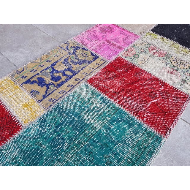 1960s Mid 20th Century Oushak Anatolian Runner For Sale - Image 5 of 10