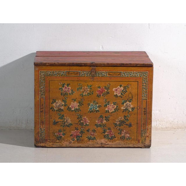 Antique Chinese Chest in Wood, 1900 For Sale - Image 4 of 10