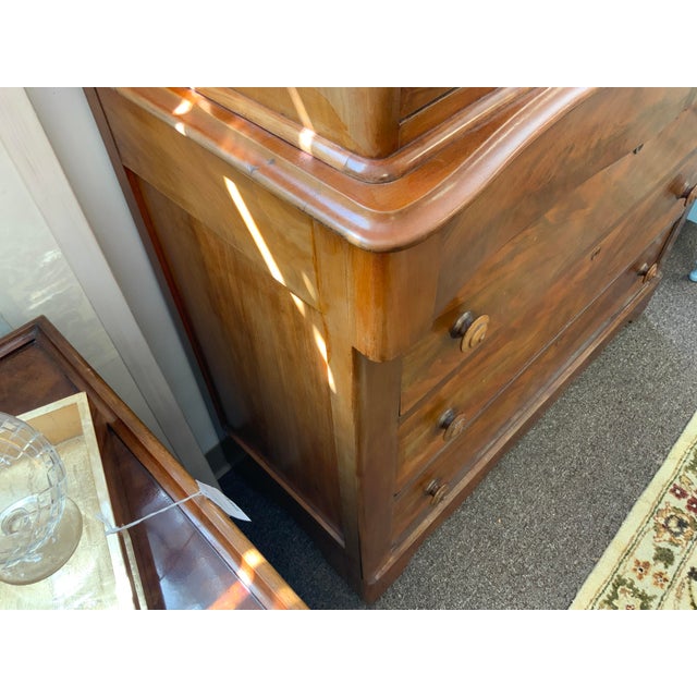 Early 20th Century American Empire Mahogany Chest of Drawers With Mirror and Marble Top For Sale - Image 17 of 18