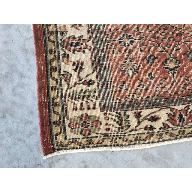 1960s Vintage Oushak Anatolian Wool Rug - 5′2″ × 8′8″ For Sale - Image 9 of 10