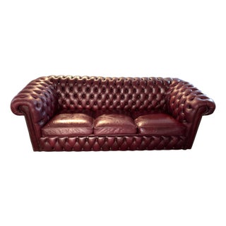 English Chesterfield Sofa in Burgundy Leather, 1980 For Sale