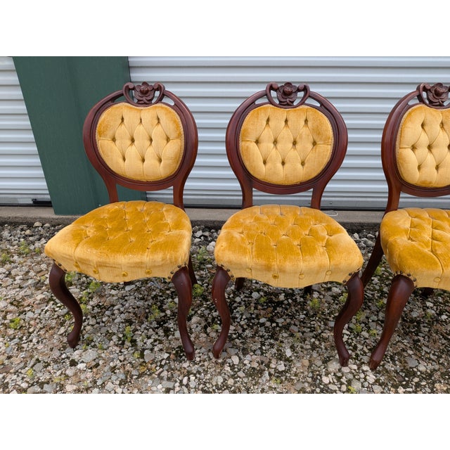 Mid-Century Modern Mid Century Kimball Vintage Four Victorian Balloon Back Chairs For Sale - Image 3 of 18