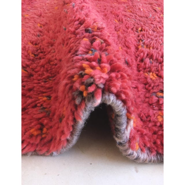 1980s Red Moroccan Vintage Rug - 9.5 X 6.4 Ft For Sale - Image 5 of 8