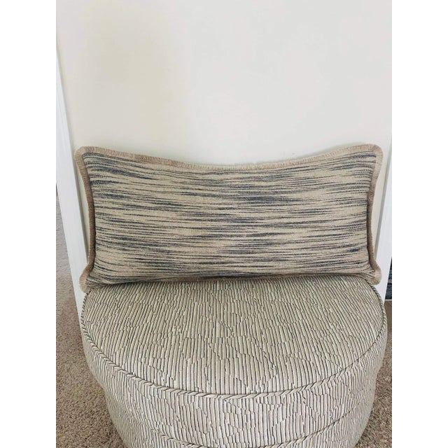 2020s 14” X 31” Designer Linen Flax Woven Navy Blue Ecru Lumbar Pillow Cover With Fringe For Sale - Image 5 of 5