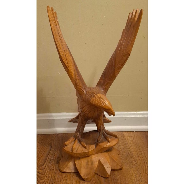 Hand-Carved Single-Piece Figure of an Eagle on Wood Plinth, Circa 1950s For Sale In Washington DC - Image 6 of 14