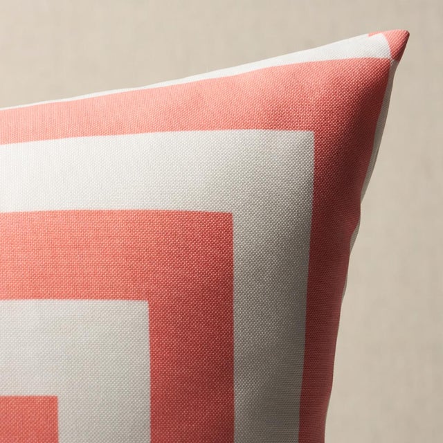 This pillow features Roxbury Indoor/Outdoor with a knife edge finish. A graphic large-scale design, Roxbury Indoor/Outdoor...