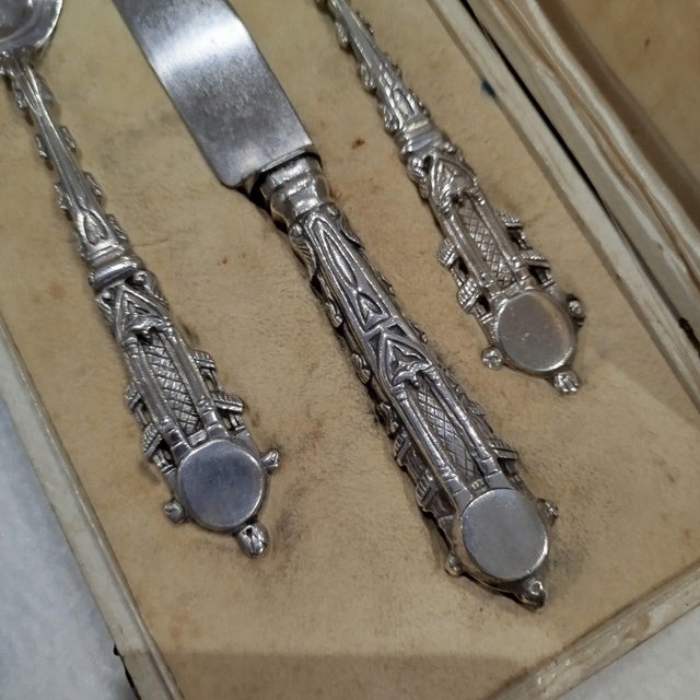 Gothic-Style Silver Cutlery with Case, 1800s, Set of 4 For Sale - Image 6 of 12