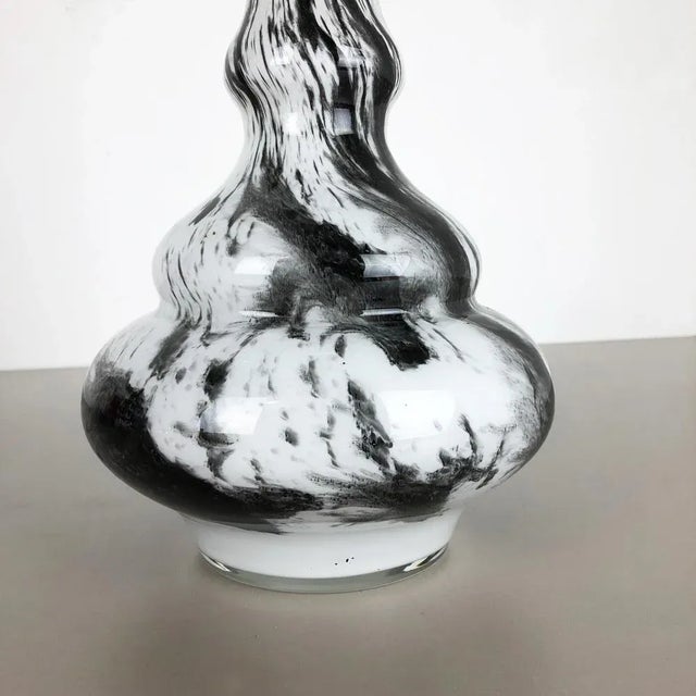 Large Opaline Florence Vase, Italy, 1970s For Sale - Image 9 of 11