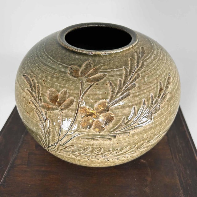 Mid-Century Shigaraki Ikebana Flower Vase, 1970s For Sale - Image 12 of 14