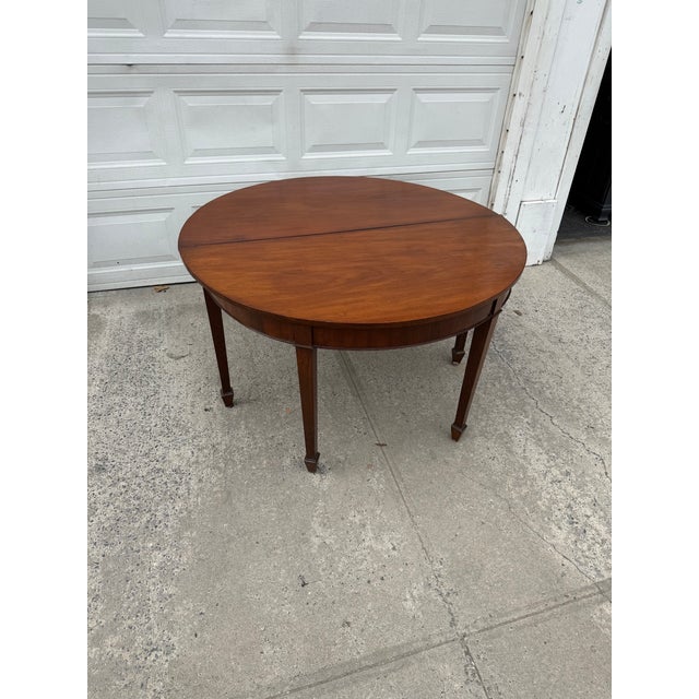 Early 20th Century Vintage Federal Style Mahogany Gateleg Round Drop Leaf Dining Table For Sale - Image 5 of 12